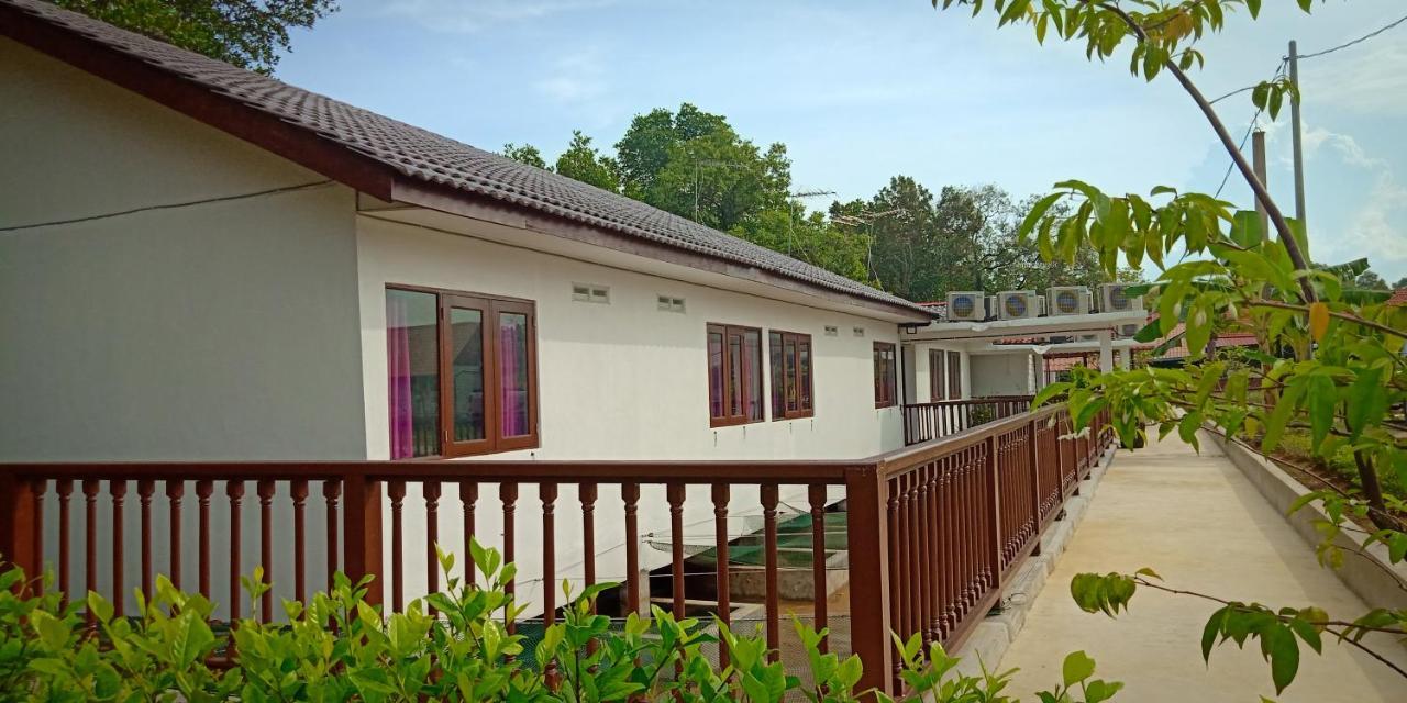Noor Arfa River Chalet Kuala Terengganu Bagian luar foto